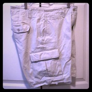 Gap cargo distressed kaki shorts men’s size 34